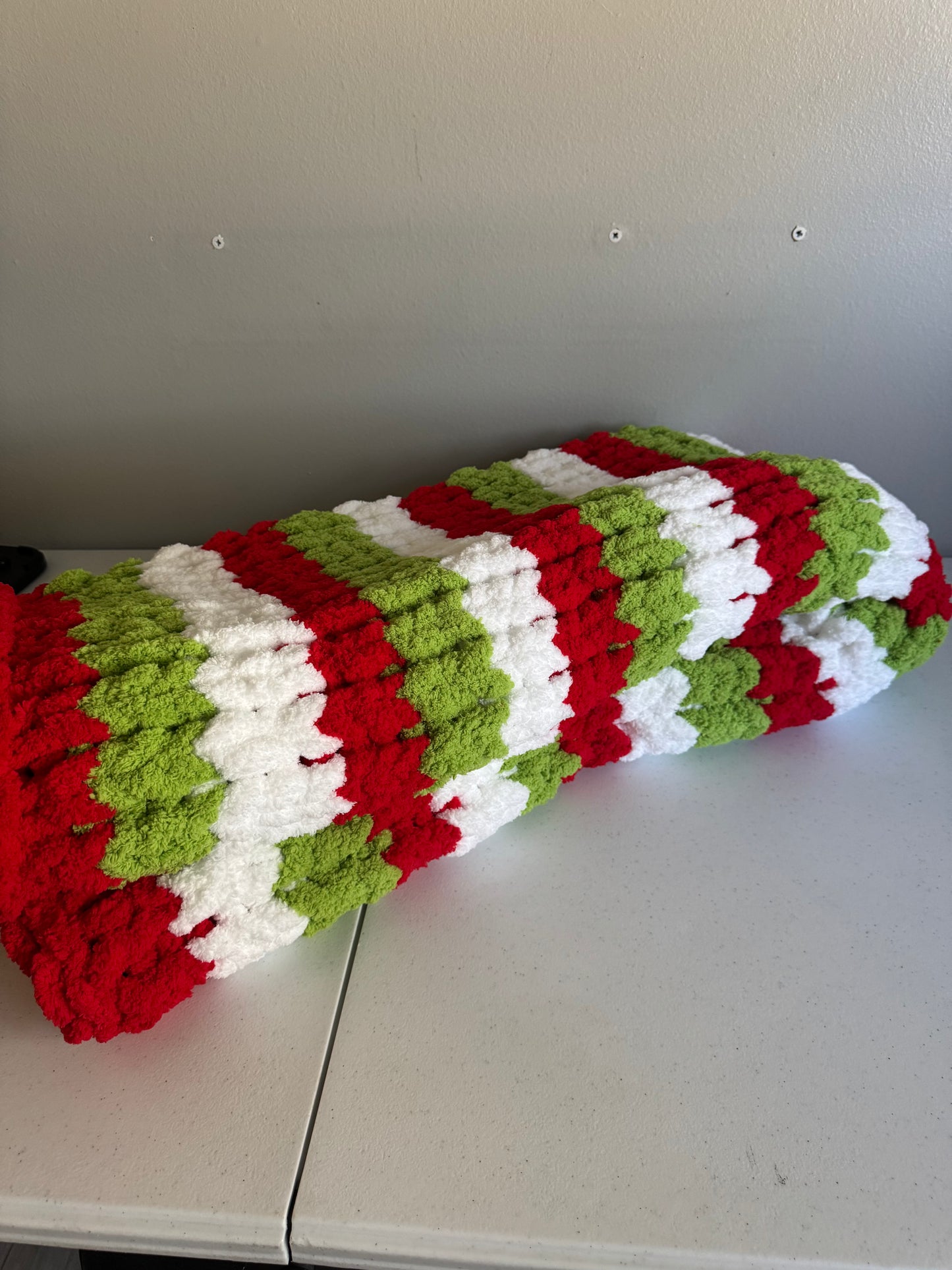 Grinc theme Christmas chunky Super soft Blanket Handmade, Soft & Cozy Handmade Christmas Gift Chunky Knit Blanket, Grincmas chunky blanket